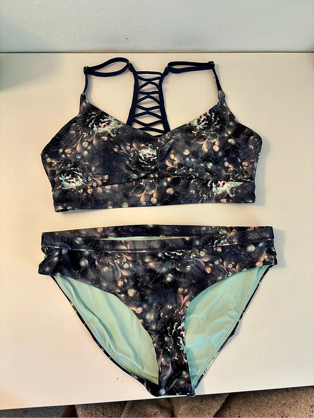 Carrie Underwood Floral Lace-Up Bikini Set, size M